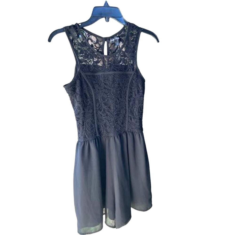Love Reign Lace Dress with Intricate Detailing Black XSmall